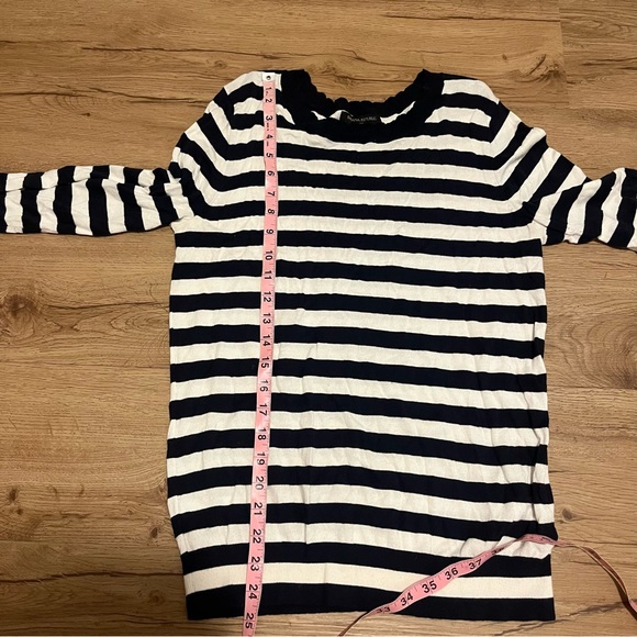 Banana Republic Navy and White Striped Women's Sweater Top size S scalloped edge - Picture 6 of 6
